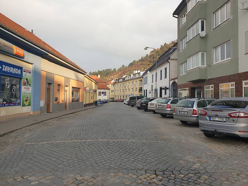Jungmannova ulice v Tišnově, kde došlo k útoku nožem.