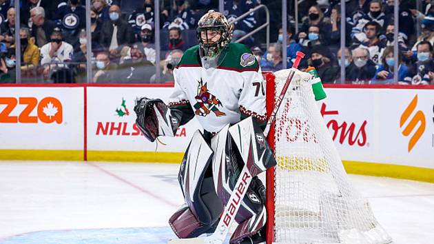 Hokejový brankář Karel Vejmelka si připsal první nulu v NHL.