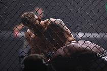 Naplněná brněnská Winning Group Arena viděla dvanáct dramatických bitev ve smíšeném bojovém umění MMA. Titul ve střední váze ohájil Patrik Kincl (na snímku).