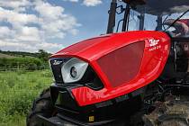 Výrobce traktorů Zetor slaví pětasedmdesátileté výročí. V České republice a na Slovensku je prodává dlouholetý zaměstnanec Miloš Šubr.