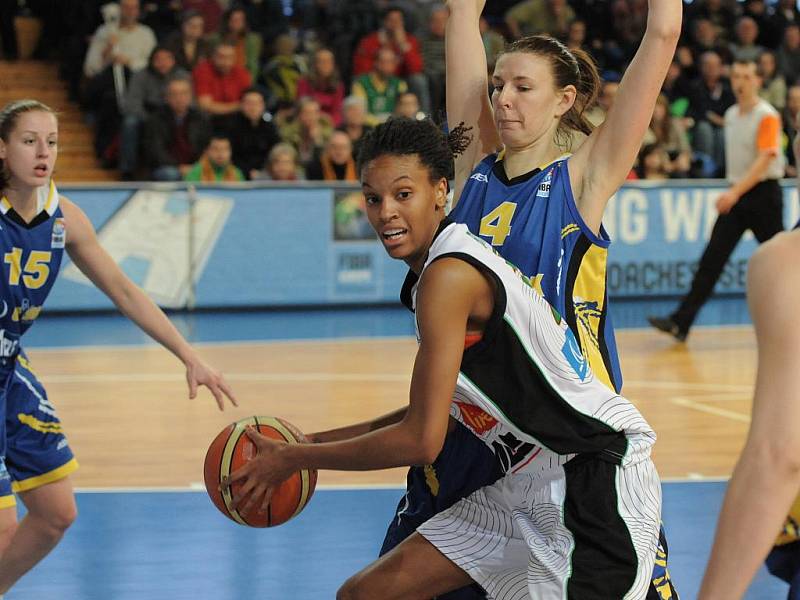 Žabiny podlehly na domácím hřišti basketbalistkám ZVVZ USK Praha.