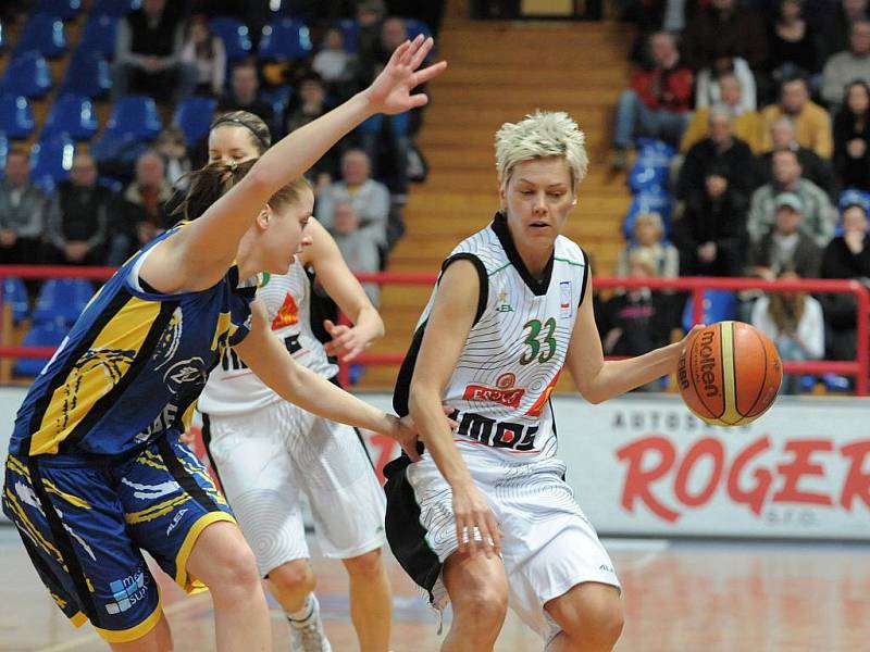 Žabiny podlehly na domácím hřišti basketbalistkám ZVVZ USK Praha.