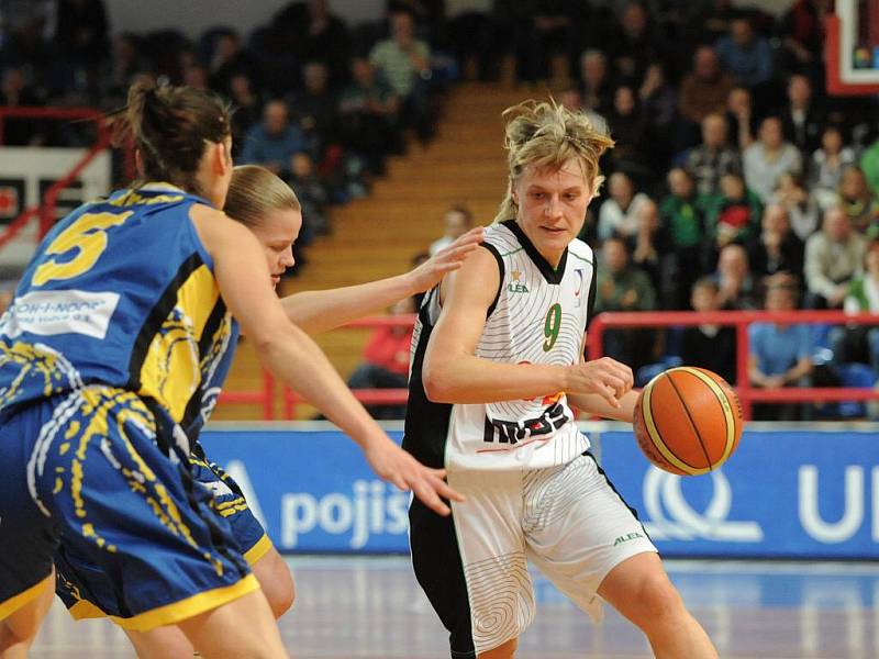 Žabiny podlehly na domácím hřišti basketbalistkám ZVVZ USK Praha.