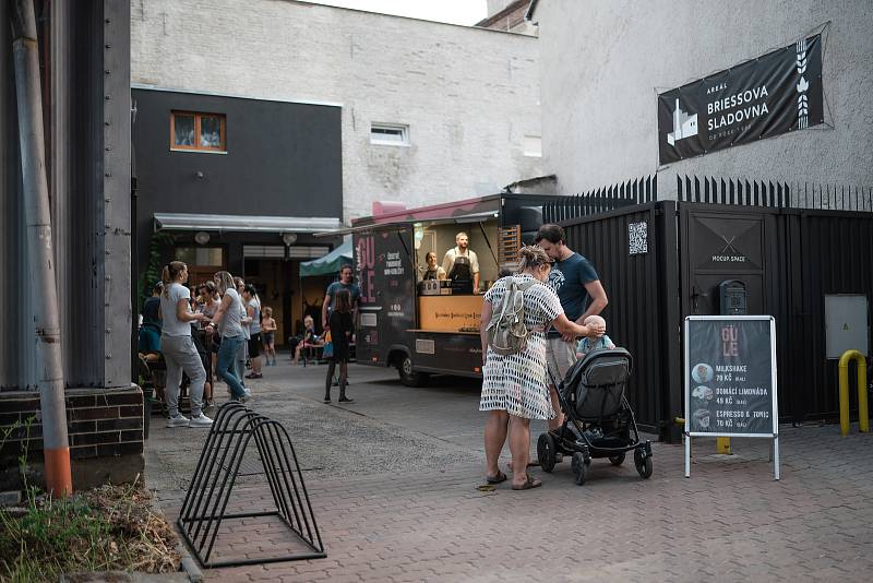 Víc než století starou Briessovu sladovnu zřejmě čeká demolice. Důvodem je výstavba přemostění na Novou Dukelskou v Brně. Zatím však není rozhodnuto.