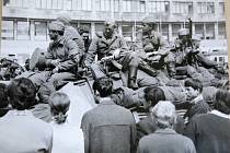 Pamětník sovětské okupace ze srpna 1968 Vladimír Buček zachytil příjezd vojsk do Brna na fotoaparát.