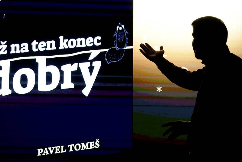 Pavel Tomeš je známý stand-up komik a reklamní textař. Snímky ze křtu knihy Až na ten konec dobrý, která se odehrává v Brně je plná vtipných dialogů a překvapivých situací.