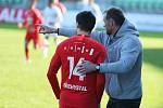 Fotbalisté Zbrojovky Brno (v červeném) remizovali na hřišti Karviné 1:1.