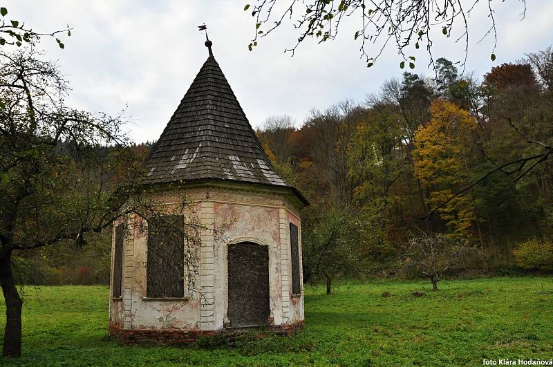 Návrat v čase do devatenáctého století již zanedlouho čeká na návštěvníky hradu Pernštejn u městyse Nedvědice na Brněnsku. Hrad lidem nabídne další lákadlo, opravené unikátní barokní zahrady. 