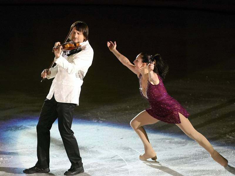 Na grandiózní show olympijského vítěze Jevgenije Pljuščenka zamířily do brněnské Kajot Areny bezmála čtyři tisíce diváků.