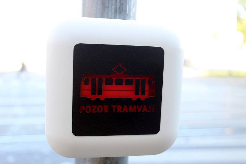 Aplikace Pozor tramvaj! se dočkala nové funkce. Brněnský dopravní podnik nechal nainstalovat přechodový hlásič v Benešově ulici, který upozorňuje chodce na přijíždějící tramvaj.
