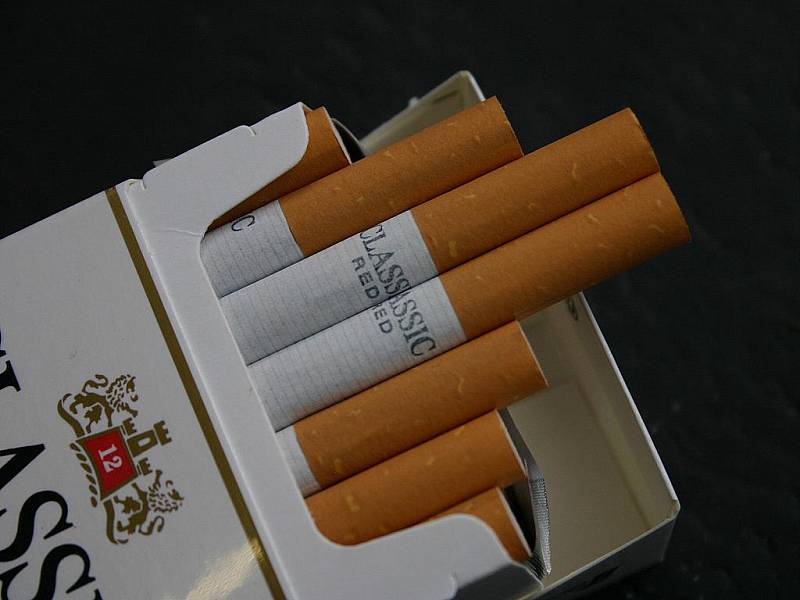 Zabavené pašované cigarety.