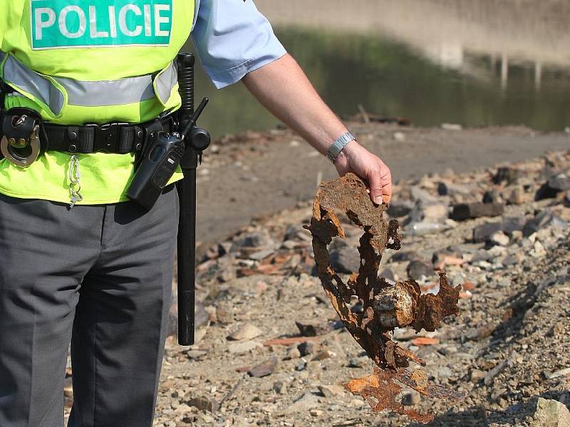 Policisté nalezli v brněnské přehradě kusy munice.