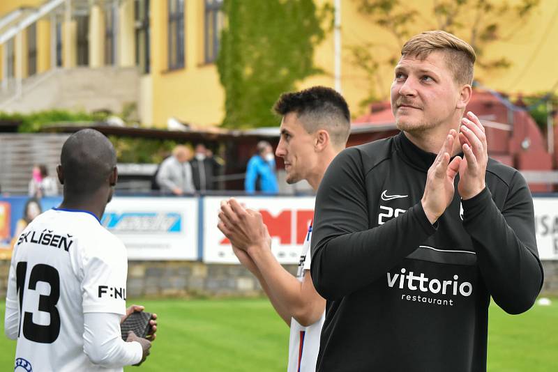 Líšeňští fotbalisté dostali po posledním utkání s Třincem pohár pro stříbrný celek druhé ligy. Jaké zápasy je k takovému úspěchu dovedly?