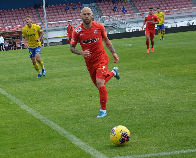 Fotbalisté Zbrojovky  v posledním přípravném utkání před opětovným zahájením druhé ligy podlehli Zlínu 0:5.