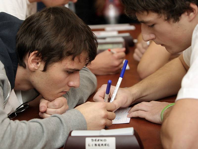 Fakultu sociálních studií naplnili piškvorkáři. Soupeřili o pohár.