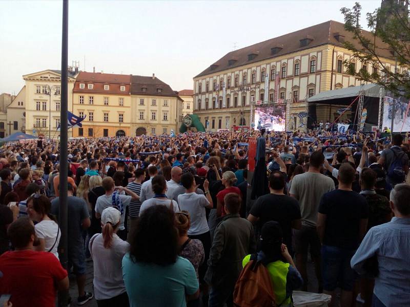 Fanoušci podporovali Kometu na Zelném trhu.