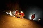 Jihomoravští hasiči se zdokonalovali při výcviku v důlním díle ve Zlatých Horách.