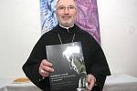 Obraz Svatotomské madony, který visí v bazilice Nanebevzetí Panny Marie na Medlově náměstí, je ochráncem Brna a Moravy. Jeho historii shrnulo dvanáct autorů v knize Stříbrný oltář, kterou ve čtvrtek slavnostně představili v augustiánském klášteře v Brně.