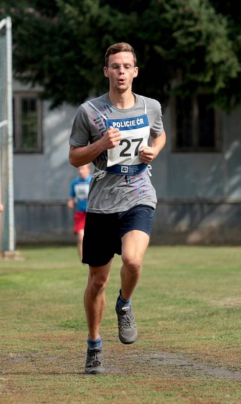 Jaké je to být policistou, si mohli vyzkoušet lidé, kteří v pátek v devět ráno dorazili do areálu Sportovního klubu policie Kometa Brno v pisárecké Bauerově ulici.