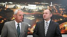 Ministr zdravotnictví Leoš Heger a jihomoravský hejtman Michal Hašek na jednání v areálu brněnského výstaviště.