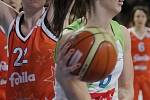 Basketbalistky brněnského Imosu (v bílém) podlehly italskému Schiu 68:83.