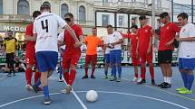 Zápas nevidomých futsalistů z Avoy MU Brno s reprezentací do 21 let v malém fotbalu.