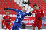 Fotbalisté Zbrojovky Brno (v červeném) porazili Olomouc 1:0.