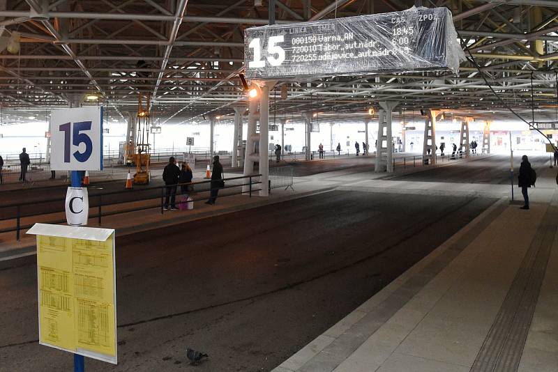 Stavba nové odbavovací haly autobusového nádraží Zvonařka.