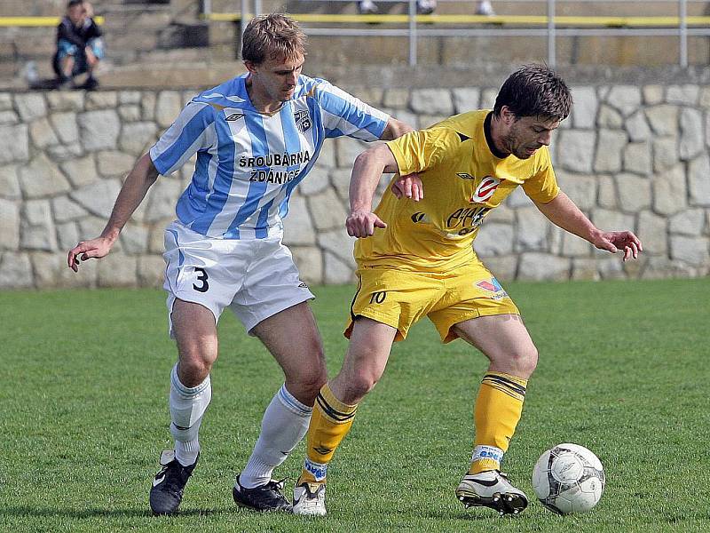 Fotbalista Milan Pacanda (ve žlutém).