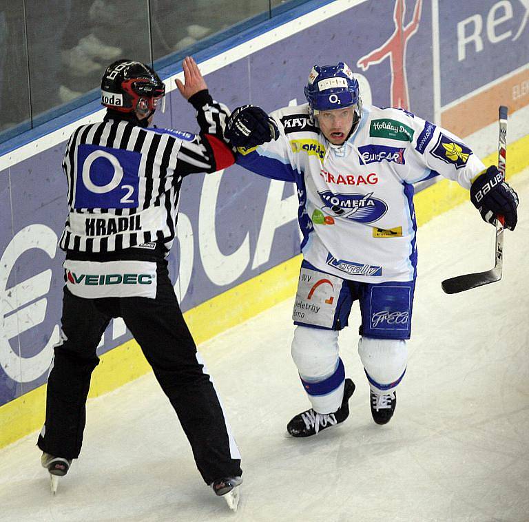 Kometa ve 43. kole v přímém souboji porazila Kladno 3:1.