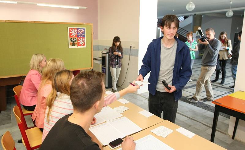 Studentské volby na brněnském Biskupském Gymnáziu.