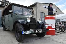 Výstava brněnského technického muzea lákala na přehlídku historických hasičských vozů, vojenských aut i starých autobusů.