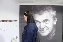 V pondělí začala výstava k devadesátým narozeninám spisovatele Milana Kundery v Moravské zemské knihovně.