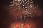 Populární festival ohňostrojů Ignis Brunensis letos oslaví pětadvacet let od založení. Na snímku ročník 2015.
