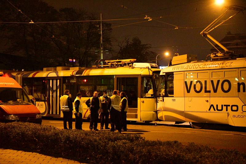 Nehoda dvou tramvají v brněnské ulici Nové sady se neobešla bez zranění.