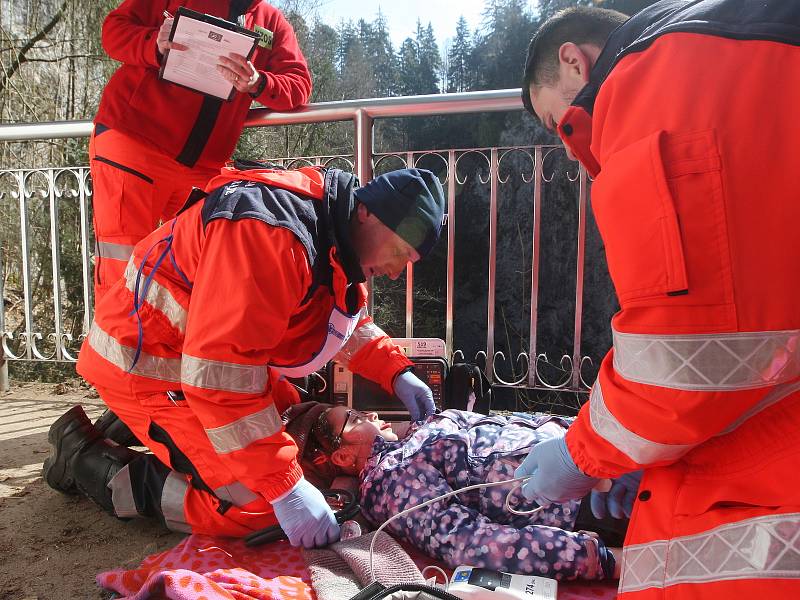 Krajské kolo soutěže záchranářů Jihomoravského kraje Rallye Rejvíz, které se konalo v Moravském krasu na Blanensku.