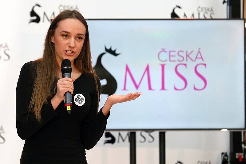 Casting na Českou Miss 2018 v nákupním centru Olympia.
