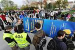 Na brněnském Moravském náměstí se v pátek odpoledne sešli příznivci Dělnické strany sociální spravedlnosti.
