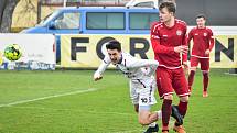 Líšeňští fotbalisté (v bílém) zdolali v devatenáctém kole FORTUNA:NÁRODNÍ LIGY Chrudim 3:0.