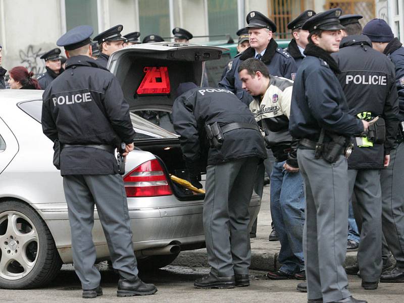 Policisté řeší událost v brněnské ulici Cejl.