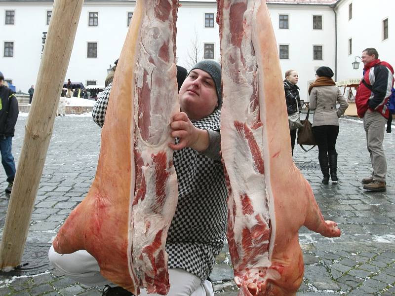 První ročník Ladovské mikulášské zabijačky přilákal na hrad Špilberk řadu návštěvníků.