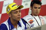 Hvězdy MotoGP (na fotkách Valentino Rossi, Casey Stoner, Dani Pedrosa, John Hopkins a Chris Vermeulen) už se usazují na brněnském Masarykově okruhu.