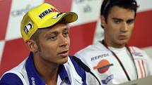 Hvězdy MotoGP (na fotkách Valentino Rossi, Casey Stoner, Dani Pedrosa, John Hopkins a Chris Vermeulen) už se usazují na brněnském Masarykově okruhu.