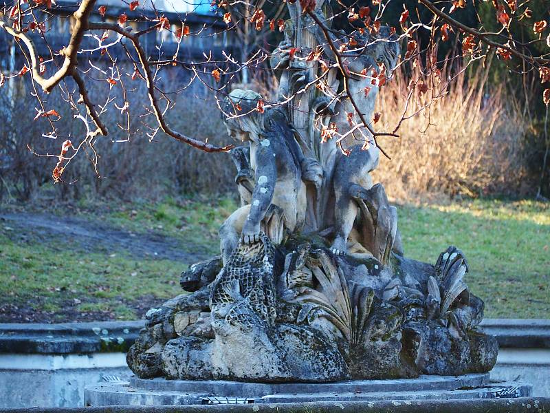 Známé dominanty Brna i běžným kolemjdoucím skrytá zákoutí zachytil objektiv fotoaparátu. Fotka vznikla v Lužánkách.