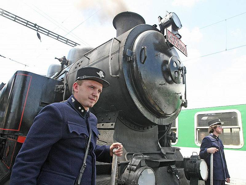 Historické tramvaje, autobusy i vlaky lákají Brňany.