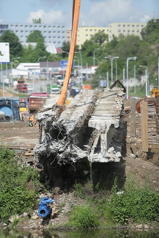 VMO Tomkovo náměstí demolice mostu.