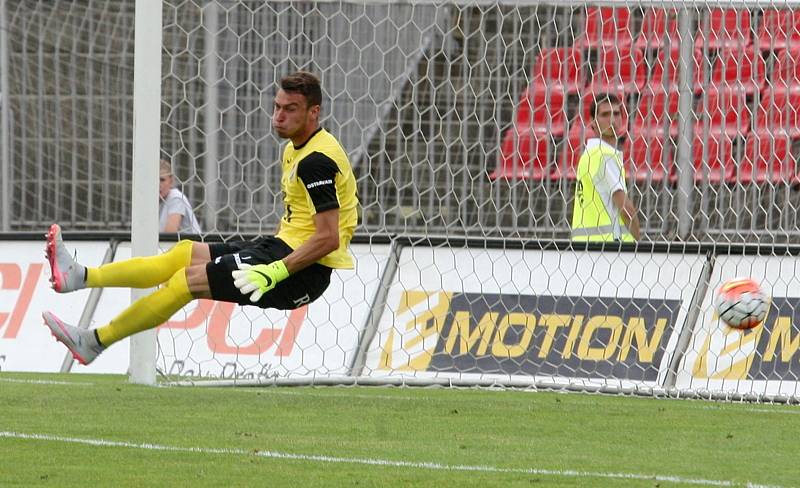 Fotbalisté Zbrojovky Brno (v červeném) porazili Baník Ostrava 2:1.