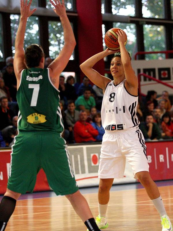 V brněnském derby se po vítězství 78:64 radoval Imos. Valosun ale ovládl závěr zápasu.