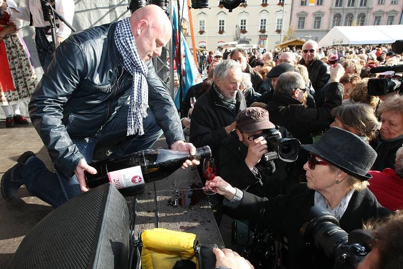 Svatomartinská vína ochutnali lidé na náměstí Svobody v Brně.