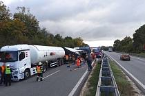 Srážka kamionů na D1 u Brna.